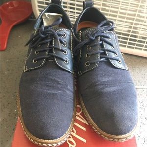 Blue men’s suede casual oxfords